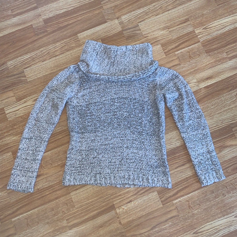 Chelsea & Violet Beige and Gunmetal Knit Sweater 🌸